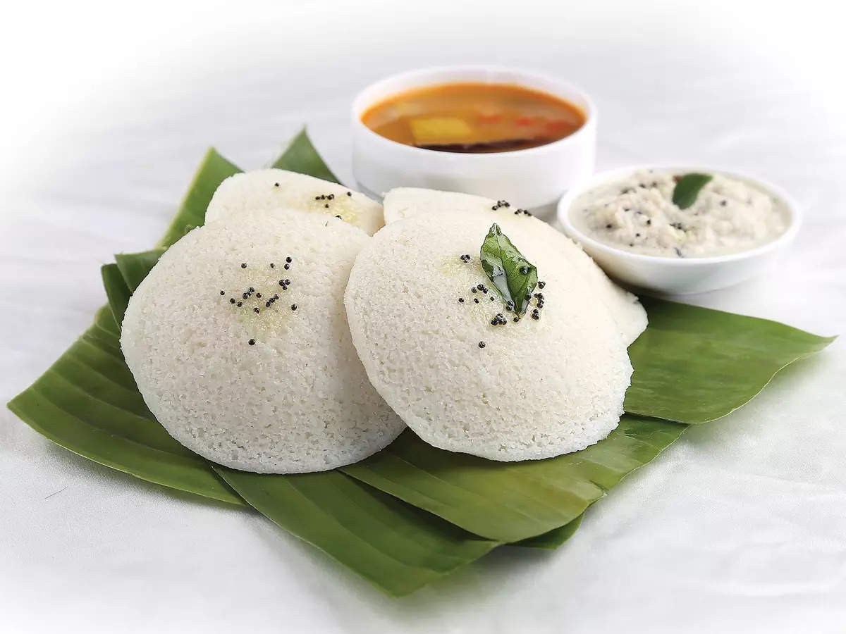 Idli Recipe in Hindi | घर पर बनाएं रेस्टोरेंट जैसी इडली